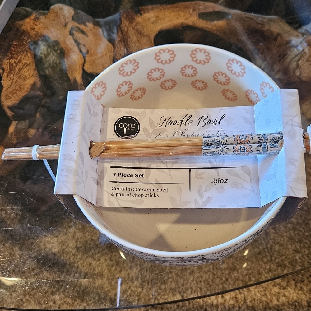 NEW! Core Noodle Bowl w/Chopsticks